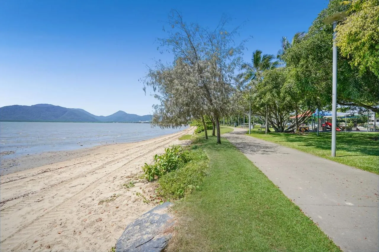 Belle Escapes 404 The Edge With Views Apartmán Cairns